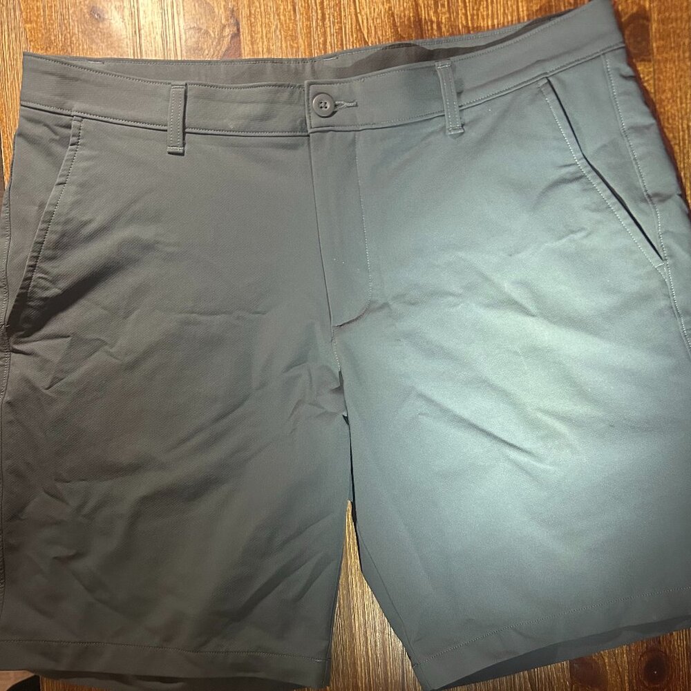 Under Armour Gray Golf Shorts Mens 38 Performance Stretch